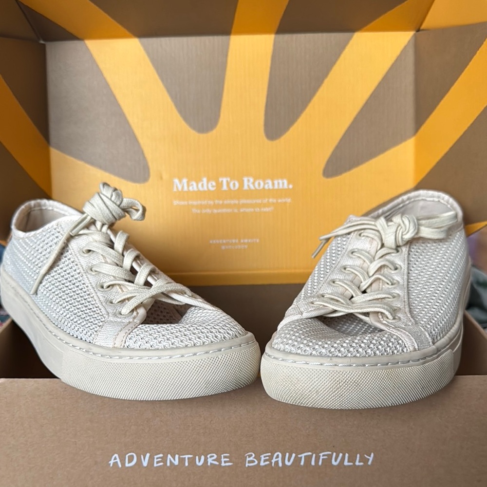 Soludos Cream Low-Top Sneakers with Textured Design